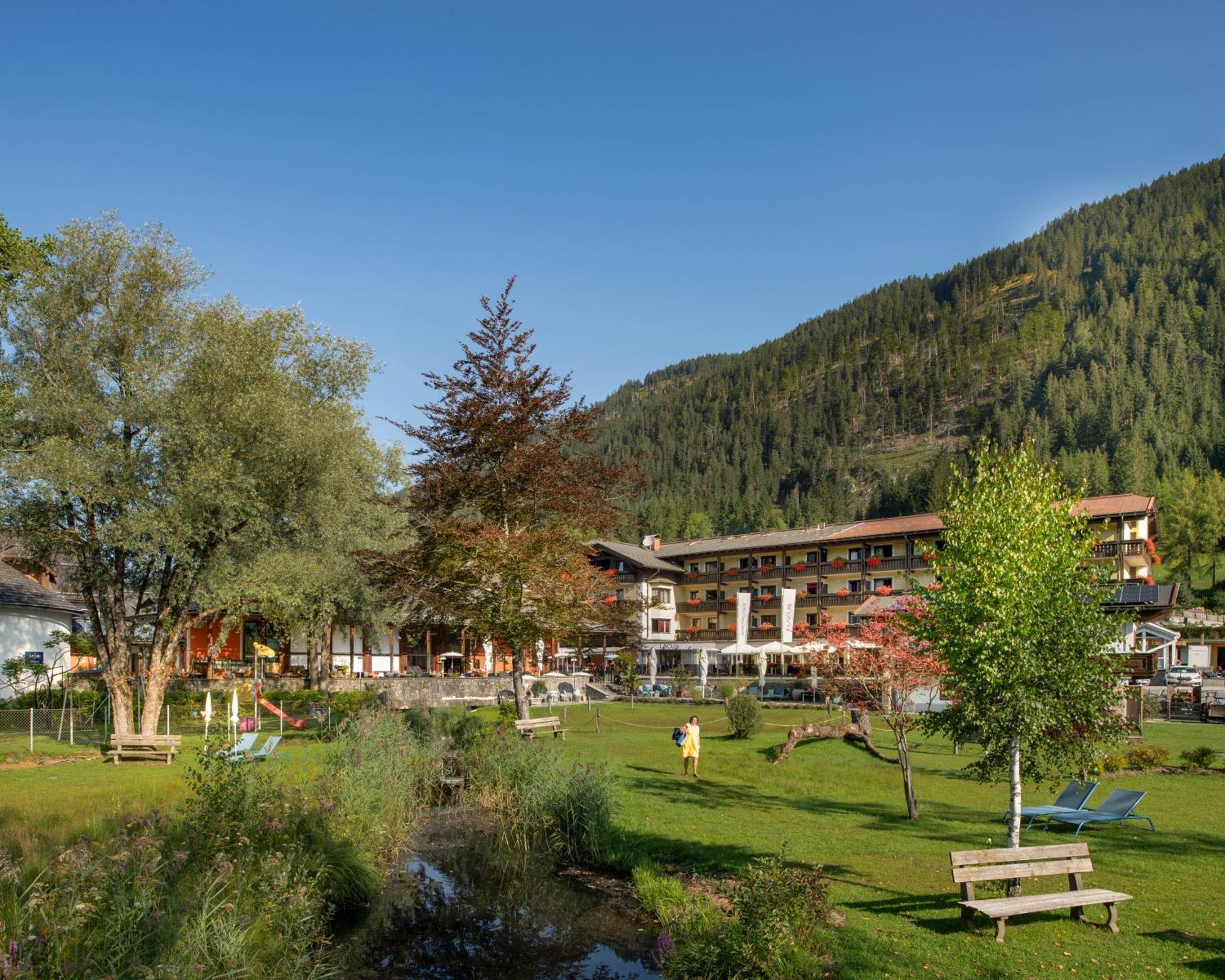 Lacus Hotel Am See Weissensee Ngoại thất bức ảnh