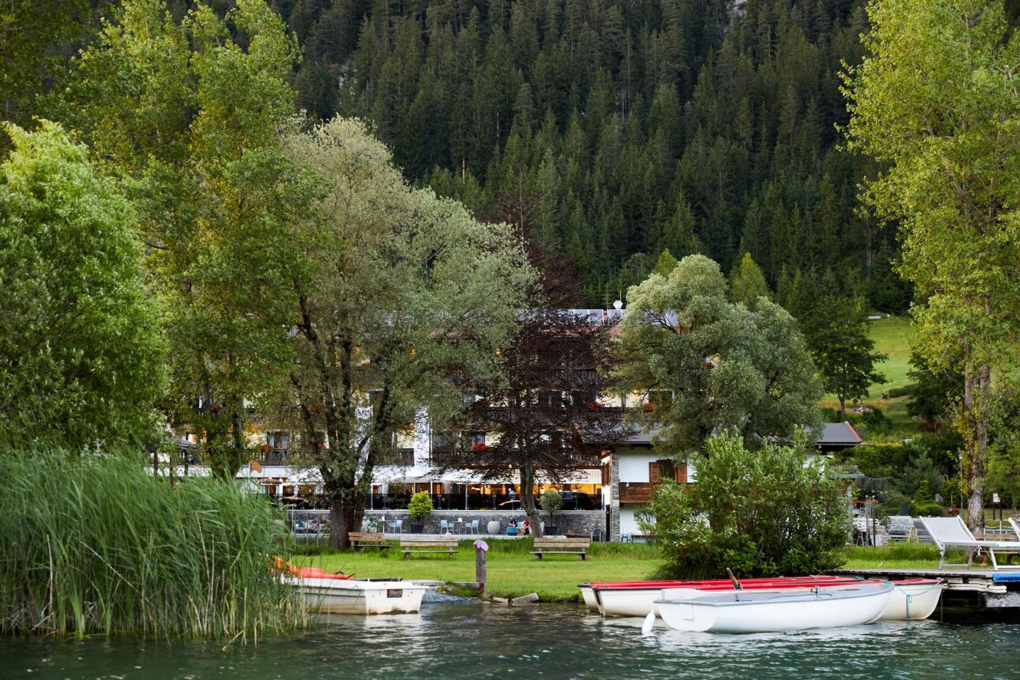 Lacus Hotel Am See Weissensee Ngoại thất bức ảnh